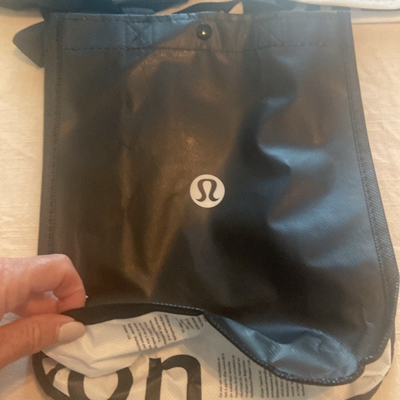 lululemon athletica Black and White Tote Bags - Picture 2 of 4